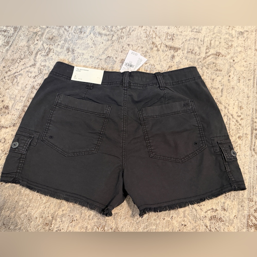 American Eagle NWT Women’s Navy Frayed Cargo Shorts. - Picture 6 of 6
